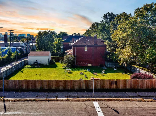5286 Commonwealth St, Detroit, MI 48208