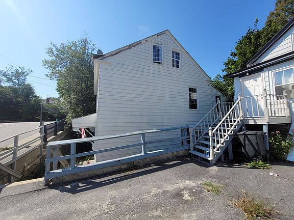 2nd image of 63 Oak St
