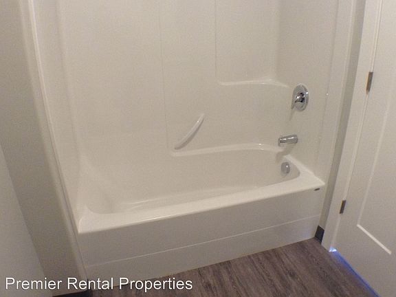 5th image of 421 W 6th S APT 205