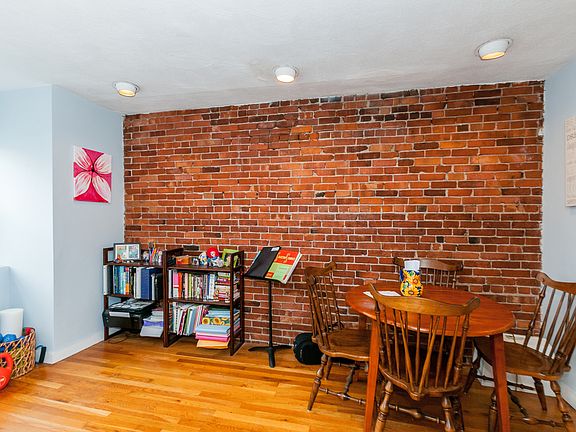 3rd image of 532 Tremont St APT 3