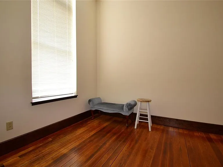 116 E Jefferson St #A — Photo 8