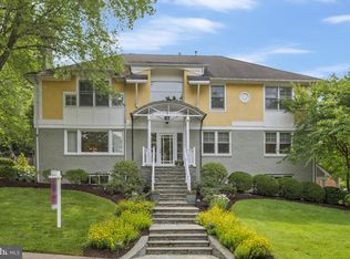 4318 40th St N, Arlington, VA 22207