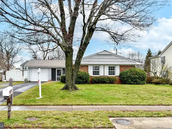 13216 Point Pleasant Dr, Fairfax, VA 22033