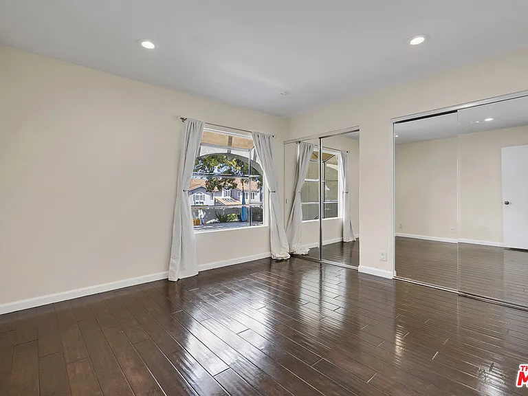 26572 Academy Dr — Photo 20