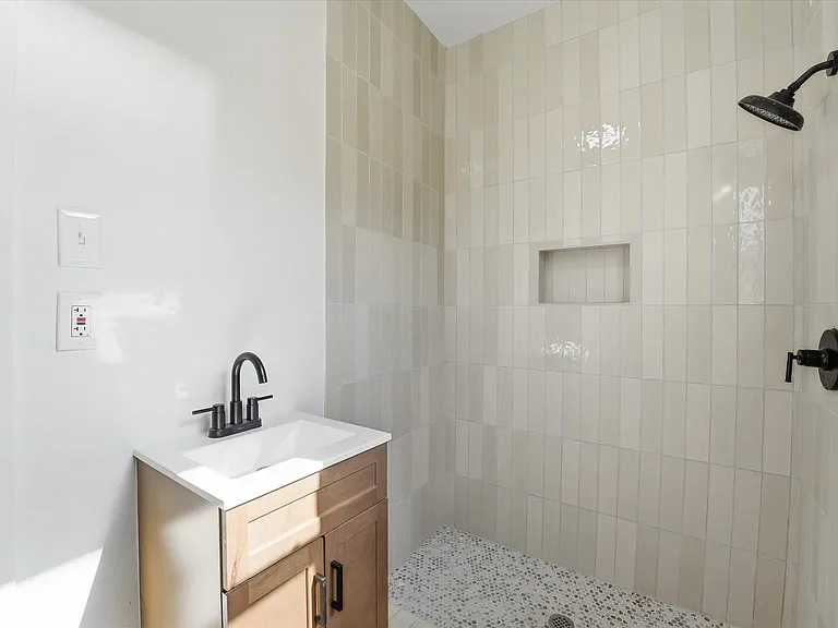 7128 Avenue K — Photo 7