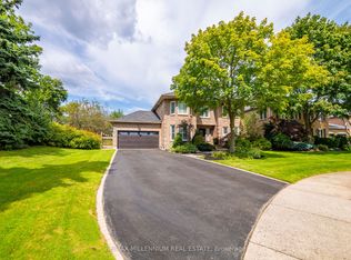 1050 Masters Grn, Oakville, ON L6M 2P1