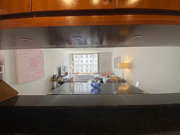 5th image of 2373 Broadway APT 604