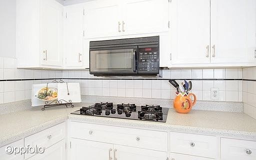 4th image of 42 Longview Dr