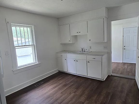 4th image of 2062 N Albertha Ave