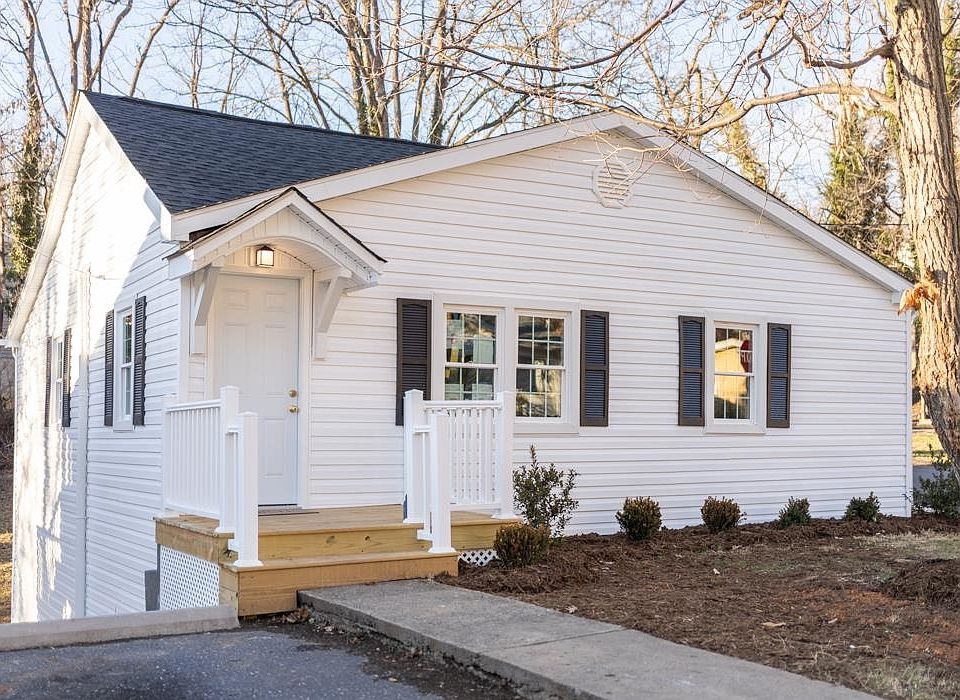 1st image of 404 Montgomery Ave