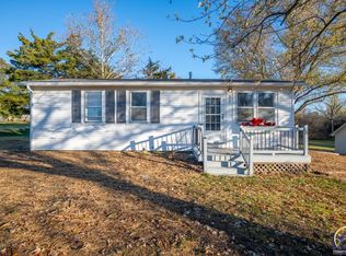 320 NE 58th St, Topeka, KS 66617