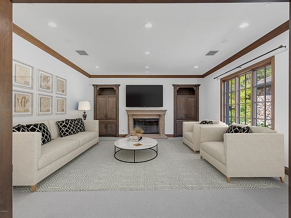 4th image of 13 Williamsburg Way