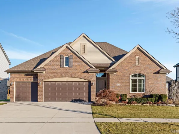 49754 Monarch Dr, Macomb, MI 48044