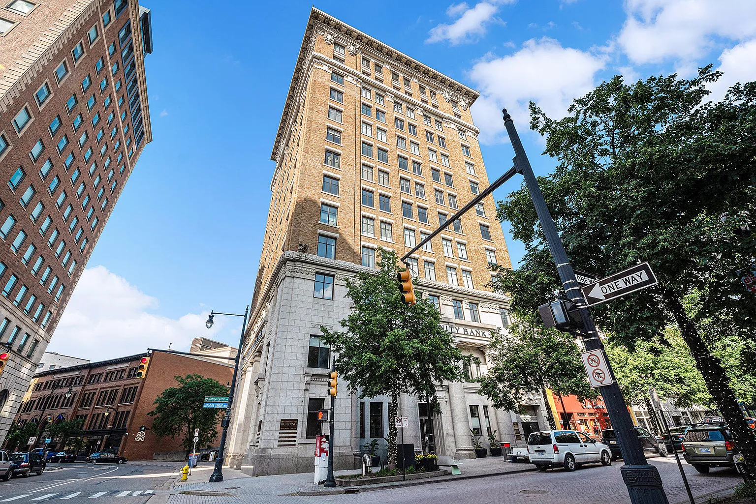 60 Monroe Center St NW APT 9A photo 1