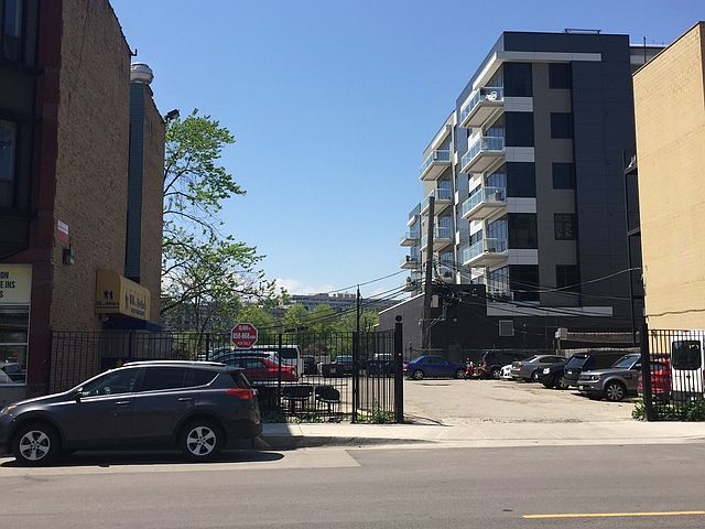1st image of 864 N Orleans St