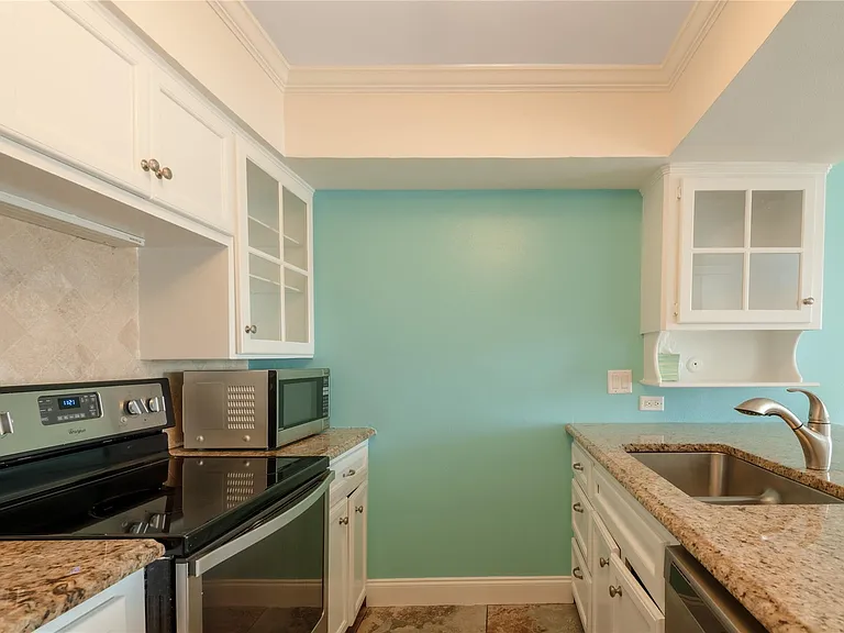 208 Waters Edge — Photo 11