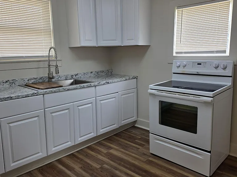 424 E Dalton Ave — Photo 2