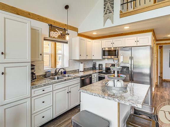 4th image of 2909 Elderberry Ave #2