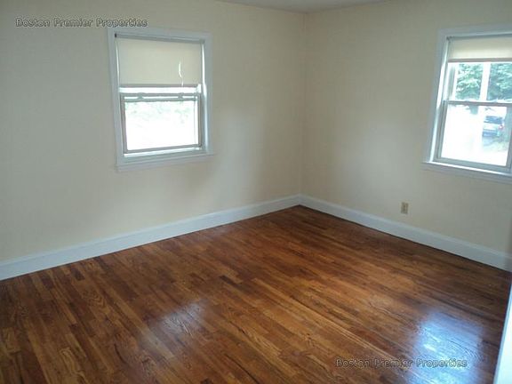 3rd image of 261 Highland Ave APT 5