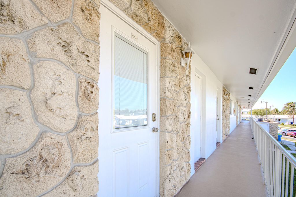 2850 W GOLF Boulevard #210, photo 2