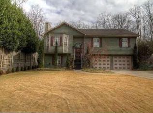 6012 River Oaks Dr, Flowery Branch, GA 30542