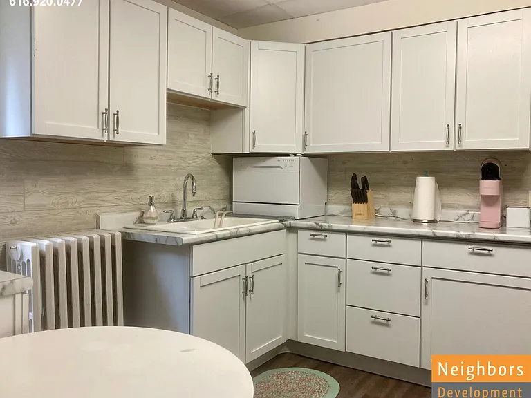 19 Palmer St NE #1 — Photo 8