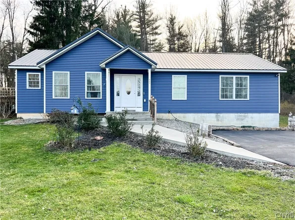 121 Van Ness Rd N, Baldwinsville, NY 13027