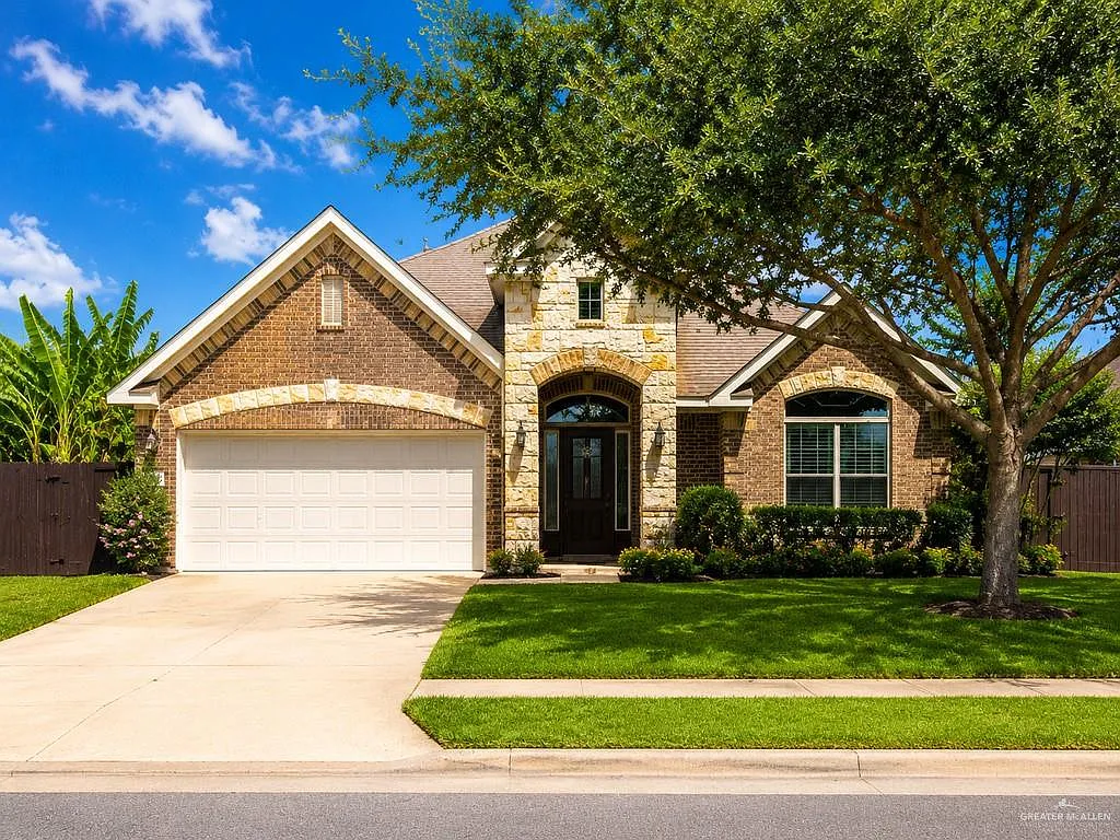4 bed, 3.0 bath, 2459 sqft, $2,600 — Photo 1