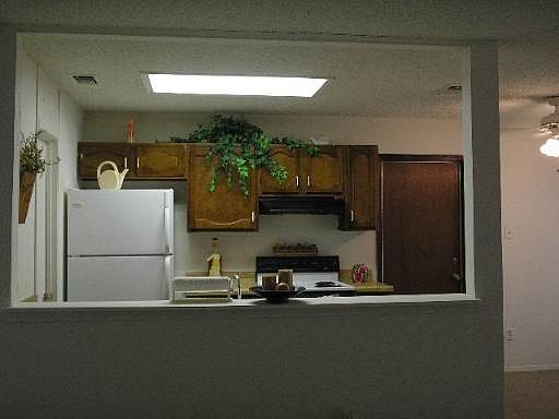 2nd image of 9423 CLIFF WAY