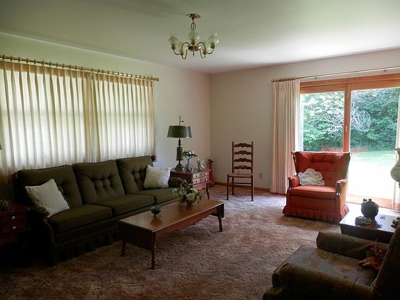 4th image of 806 Leigh Ave