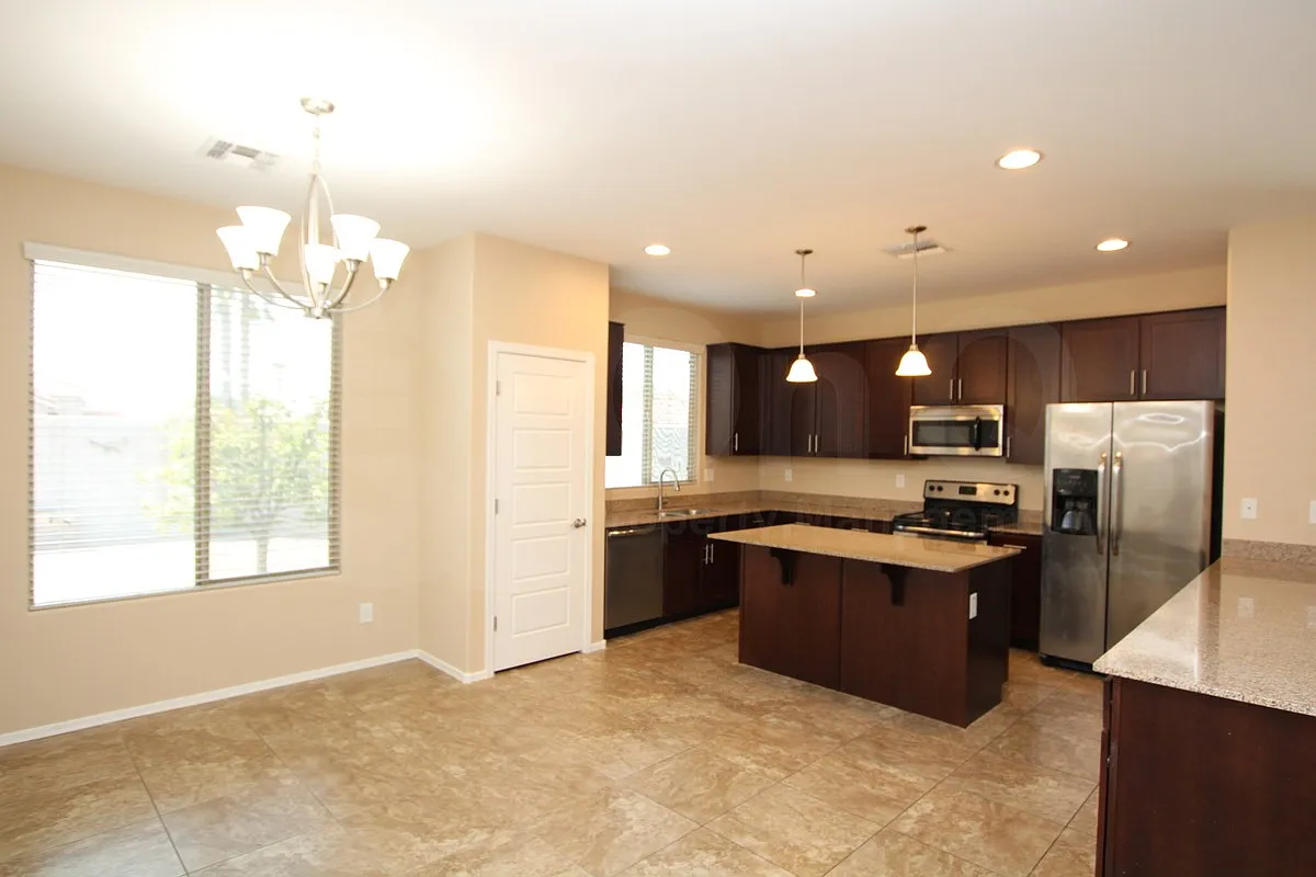 4 bed, 2.0 bath, 1869 sqft, $2,299 — Photo 2