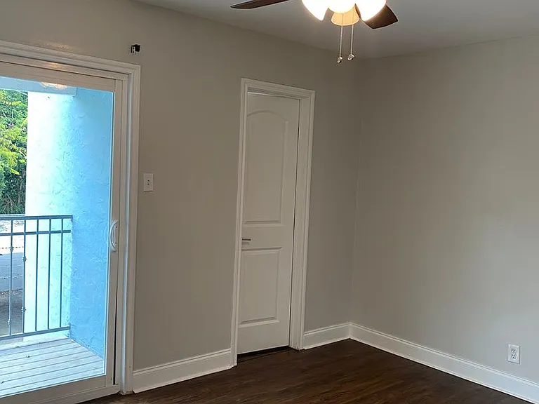 Villas At Alamo Heights — Photo 19