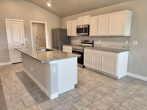 5th image of 13703 Avenue T