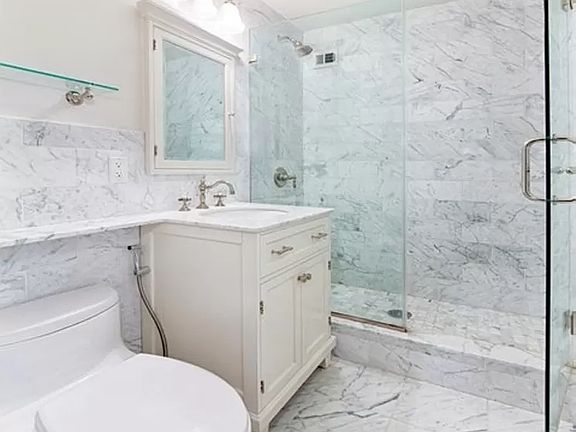 5th image of 555 Main St #712A