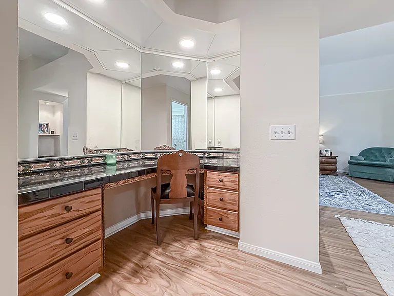 2111 Peak Pl — Photo 34