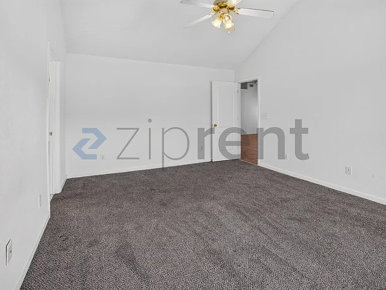 2882 Newtons Crest Cir — Photo 24