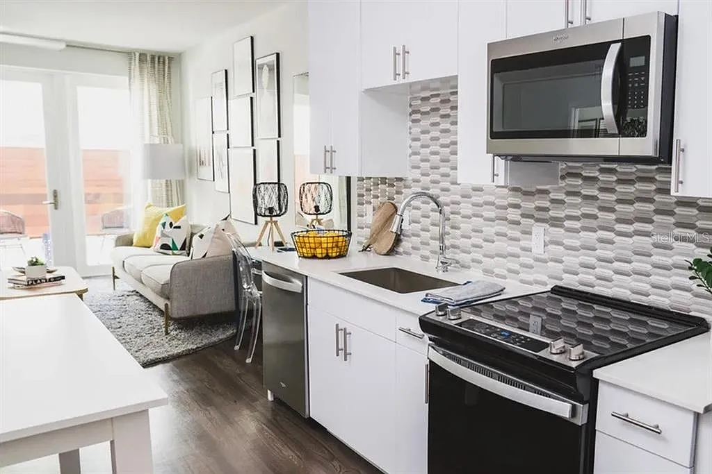 1 bed, 1.0 bath, 609 sqft, $1,850 — Photo 3