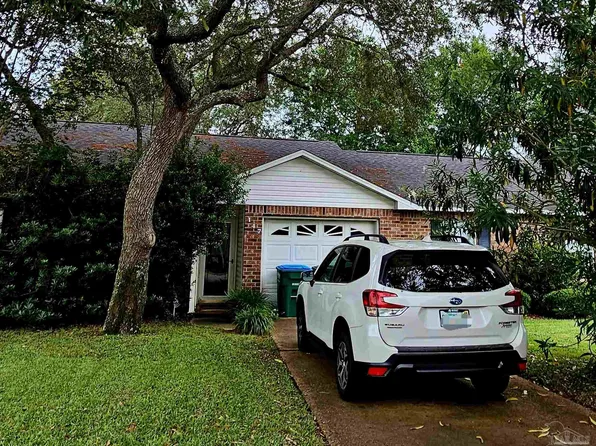 147 Kevin Dr, Gulf Breeze, FL 32561