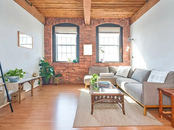 50 Rantoul St APT 305, Beverly, MA 01915