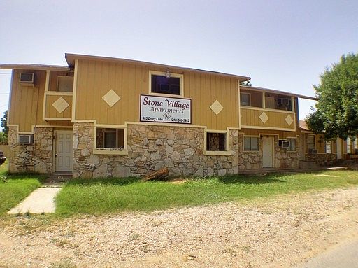 1st image of 903 Drury Ln APT 4