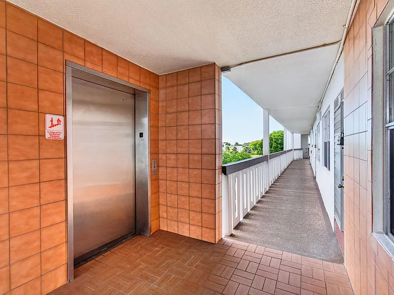 4028 Hythe Pl #B — Photo 77