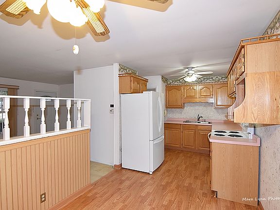 4th image of 51 Circle Dr E