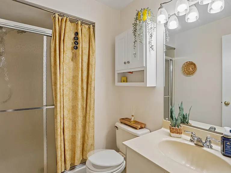 14 Wyndham Pl #14 — Photo 19