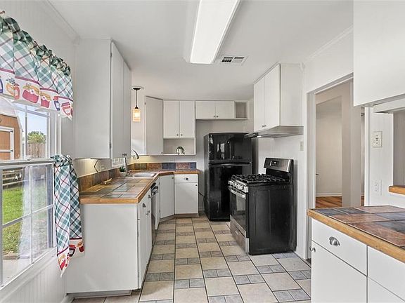 5th image of 237 Citrus Rd