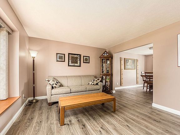 4th image of 1815 Woodside Dr