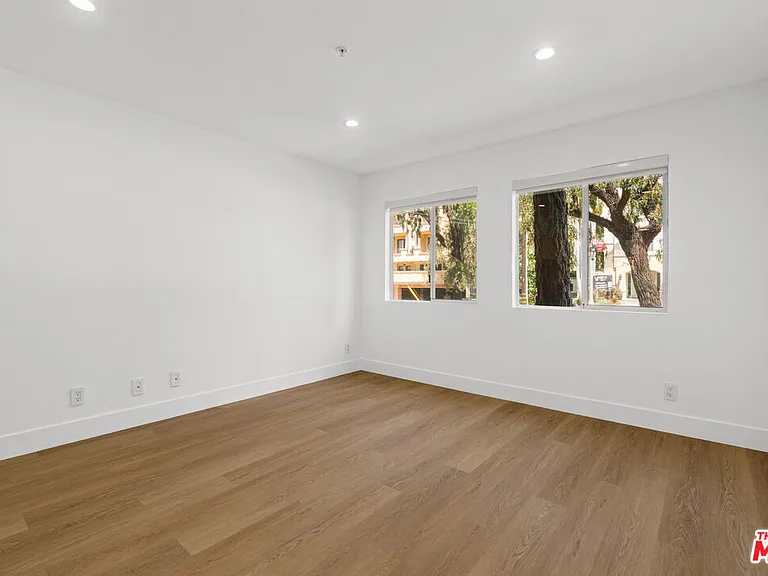 16100 W Sunset Blvd #102 — Photo 14