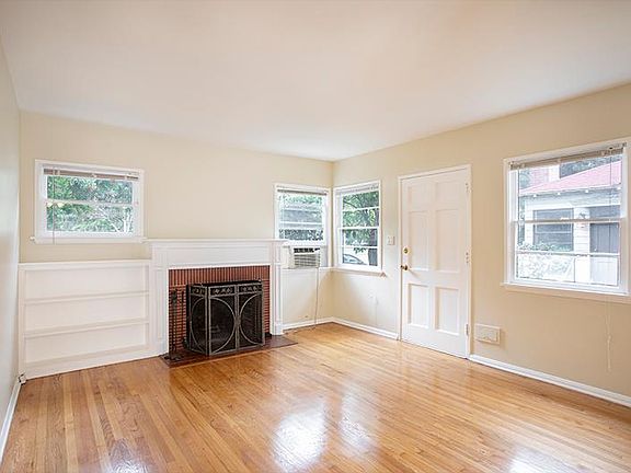 3rd image of 1801 Huntington Dr #A