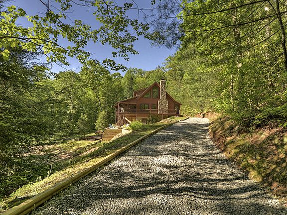 3rd image of 177 Mossy Rock Ln