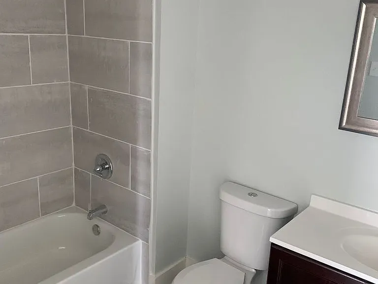 1107 Avenue A — Photo 38