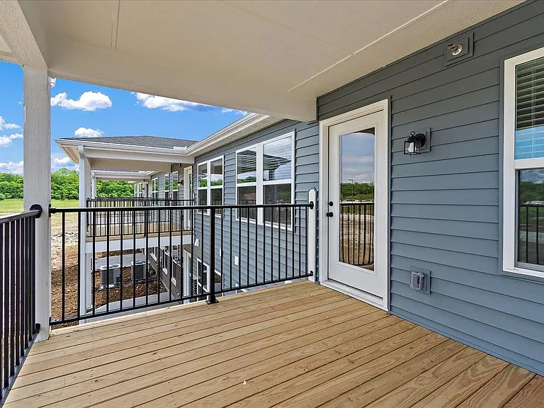 628 Crescent Lndg #628 — Photo 15